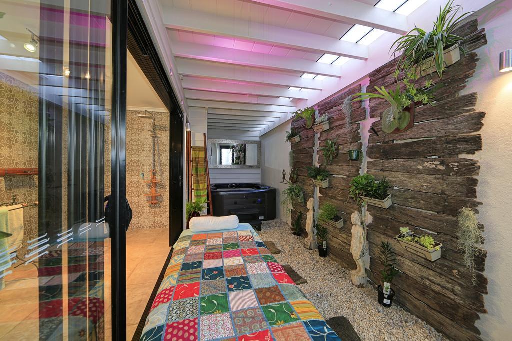 Zen Beach Retreat Hotel Bargara Buitenkant foto