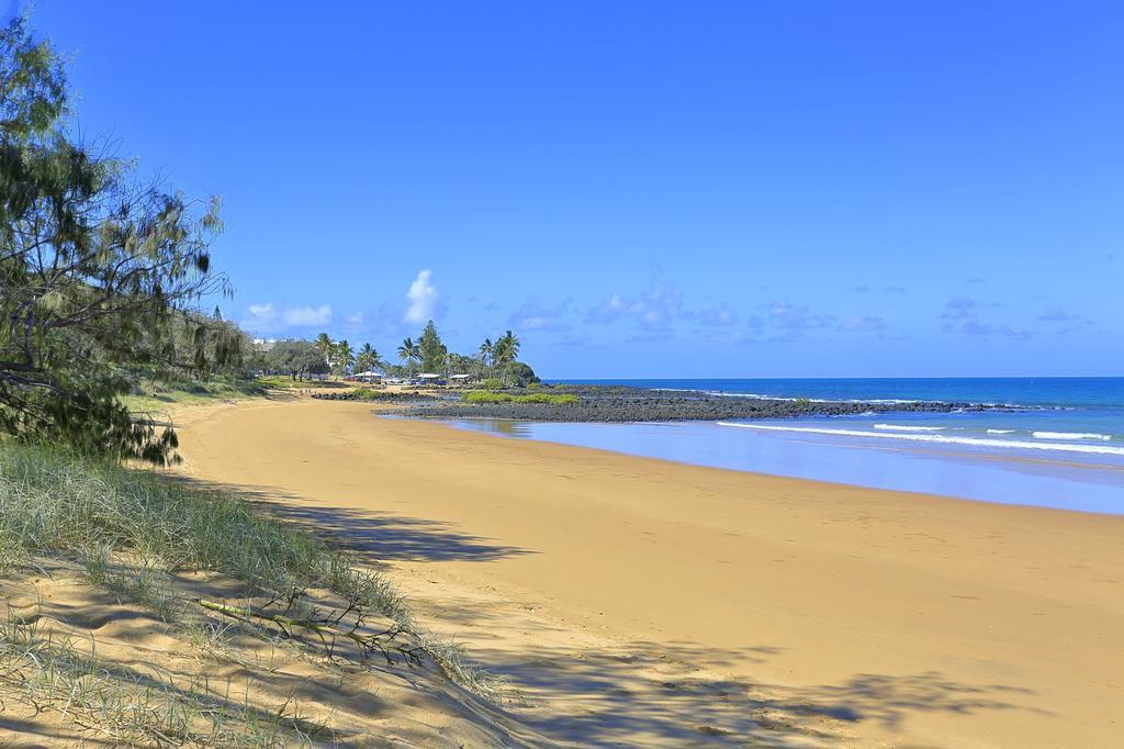 Zen Beach Retreat Hotel Bargara Buitenkant foto