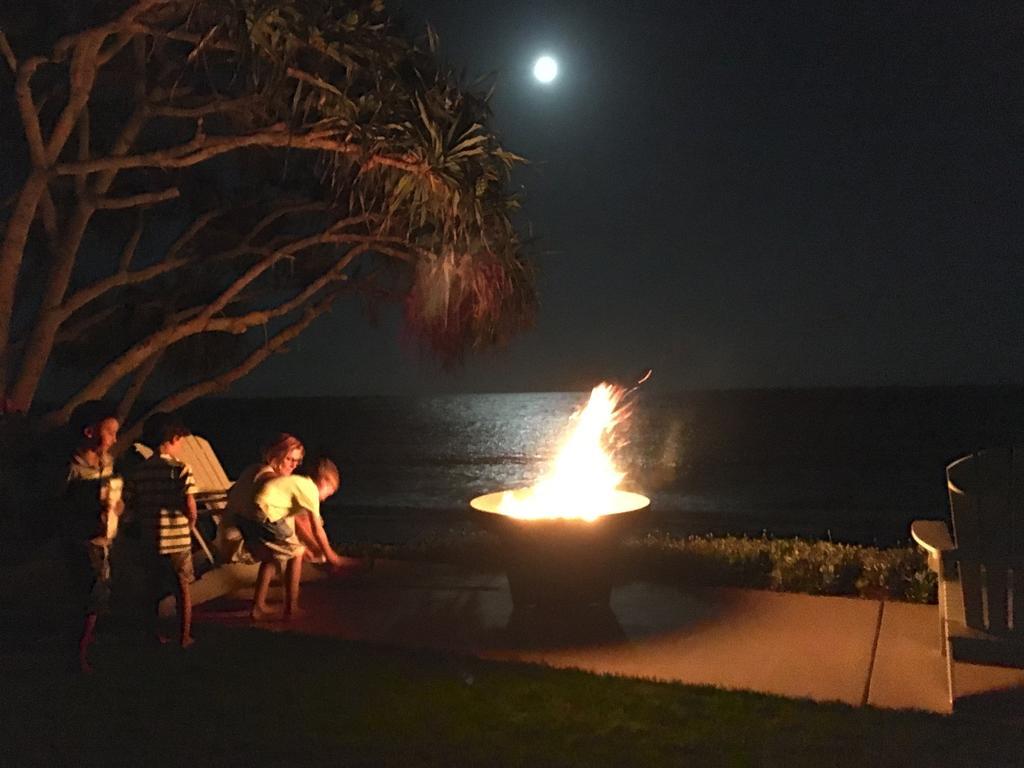 Zen Beach Retreat Hotel Bargara Buitenkant foto